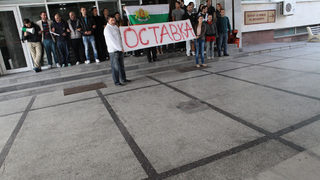 Видео: Ранобудните студенти "окупираха" за кратко и УНСС