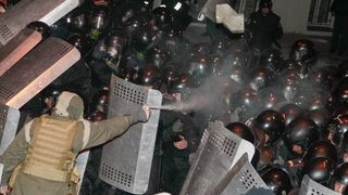 <span class="highlight">Квашневски</span>: Най-лошият сценарий за Украйна е въоръжена кръвопролитна акция на властите