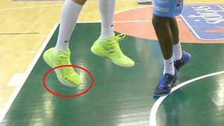 Български баскетболист играе в Италия с надпис "Оставка"