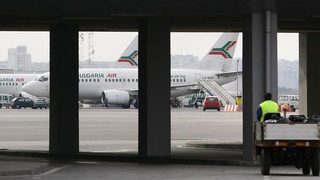 "Химимпорт" влиза в бизнеса с наземното <span class="highlight">обслужване</span> на самолетите в София