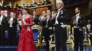 На церемонии в Стокхолм и Осло бяха връчени Нобеловите награди за 2013 г.