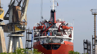 Освободените работници от <span class="highlight">Бургаски</span> <span class="highlight">корабостроителници</span> обмислят да блокират кръстовища