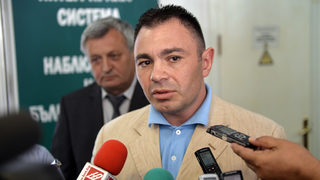 Полицията пресече <span class="highlight">канал</span> за трафик на оръжия