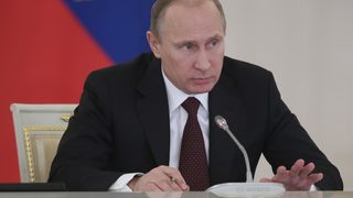Путин отново става политик на годината в проучване на руския <span class="highlight">НЦИОМ</span>