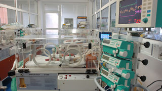 Недоносени бебета имат нужда от имунизация за 10 000 лева, която Здравната каса не поема