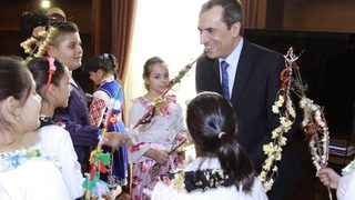 Едно наум: Честно работи за идните ни дни