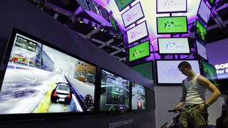 Хакери разработват атаки за умни устройства като хладилници и телевизори