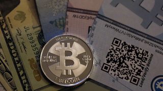 Канада и Индонезия препоръчаха на гражданите си да не използват Bitcoin