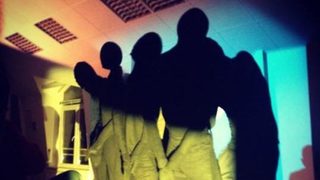 Пет часа театър с "Нейно Величество Тенджерата под налягане" днес