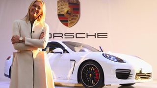 Мария Шарапова избра дизайна и даде името си на "Порше Панамера GTS"