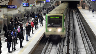 Заради <span class="highlight">съмнителен</span> <span class="highlight">багаж</span> метрото не спираше за кратко на "Европейски съюз"