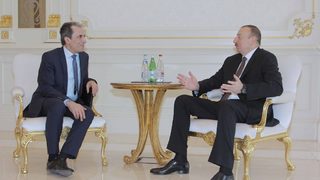 Орешарски видя пазар за българските строителни компании в Азербайджан
