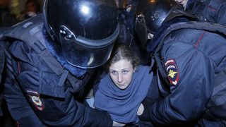 Около 200 души са задържани за нарушения на реда край сградата на съда в Москва
