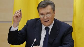 Интерпол обмисля искането да се издаде <span class="highlight">международна</span> заповед за арест на Янукович