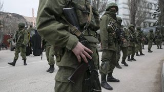 Балаклава посрещна "освободителите" и очаква туристически сезон с БТР-и