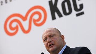Президентът на най-голямата турска компания призова Ердоган да успокои финансовите пазари