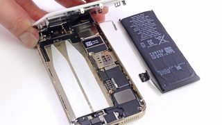 Изпълнителният директор на BlackBerry нарече притежателите на iPhone "прегръщачи на стени"