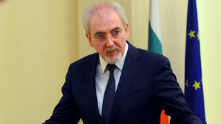 Днешният празник не е за фойерверки, а за катарзис, обяви Местан