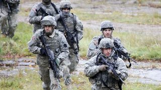 САЩ изпращат 600 военни за "постоянни маневри" в Полша и балтийските страни