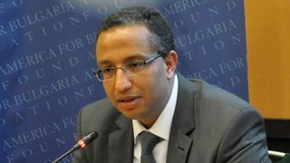 Юсеф Лараж: Промяна се прави на цялата система, а не само с нови управляващи