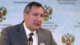 НАТО е "безотпадно производство", отговори Рогозин на българското външно министерство