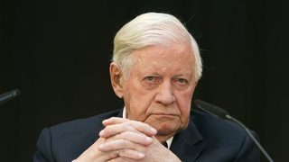 Хелмут Шмит предупреди за опасността от трета световна война