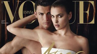 Кристиано Роналдо позира гол за корицата на испанския Vogue