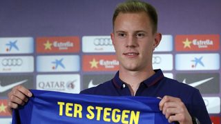 "Барселона" представи вратаря Тер Стеген с договор до 2019 г.