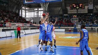 "Лукойл Академик" победи с 98:90 "Левски" и поведе във финалната серия