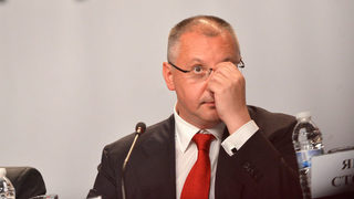 От коя страна да търсим лявото?