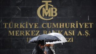 Няколко от мениджърите на турската централна банка също бяха уволнени