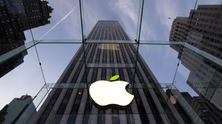 Производството на Apple iWatch може да започне след месец