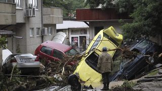 Помпи от летището отводняват "Аспарухово", Румъния е готова да помогне