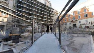 Започна най-мащабната реставрация на 225-годишния фонтан "Ди Треви"