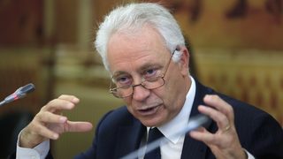Банка "Ешпириту санту" ще търси заеми от частни инвеститори