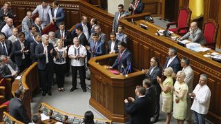 Напуснали управляващата коалиция партии заплашват Украйна с предсрочни избори