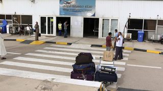 Редица държави членки на ЕС призоваха гражданите си да напуснат Либия