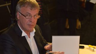 Ултраси на "Левски" предизвикали скандал със Сираков във Велико Търново (видео)