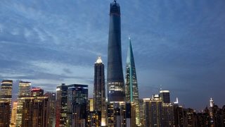 Приключи строителството на най-високата сграда в Китай