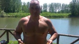 Шегите във "Фейсбук" след снимката на Борисов с шараните