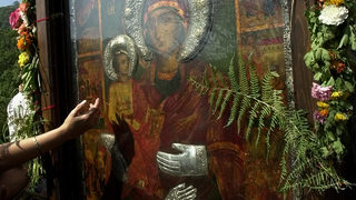 Християните почитат днес Света Богородица