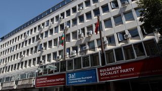 Проблем с местата на партньорите отложи приемането на листите на БСП в София
