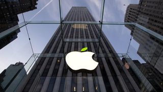 Apple подготвя няколко умни аксесоара и система за мобилни разплащания