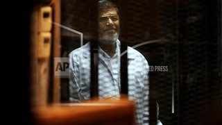 Бившият египетски президент е обвинен, че е издавал държавни тайни на Катар