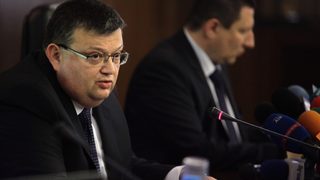 Цацаров не изключи нови обвиняеми от банковия надзор за случая с КТБ