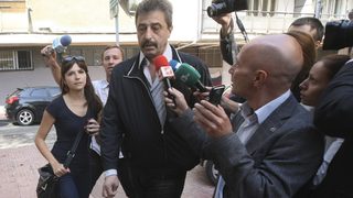 В поредно обръщение Цветан Василев отрече да се крие и обеща да спаси КТБ (допълнена)