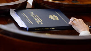 Доклад <span class="highlight">на</span> Костов: Увеличените разходи в актуализацията <span class="highlight">на</span> бюджета не са аргументирани