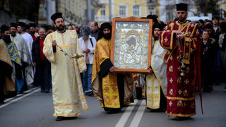 Чудотворна икона ще бъде включена в борбата за намаляване на катастрофите на път Е-79