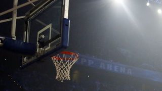 Видео: Най-невъзможните две точки в баскетбола
