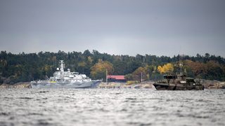 Швеция се пита колко способна е за защита армията й